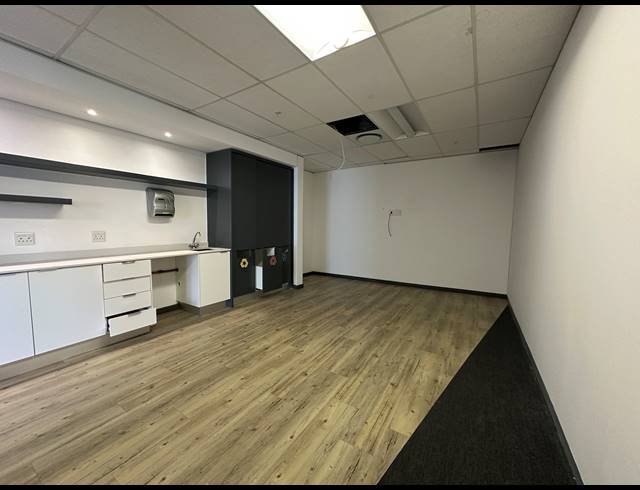 1,368M² OFFICE TO LET IN SANDTON CENTRAL